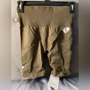 Women’s Best Power Seamless Biker Shorts. NEVER WORN.